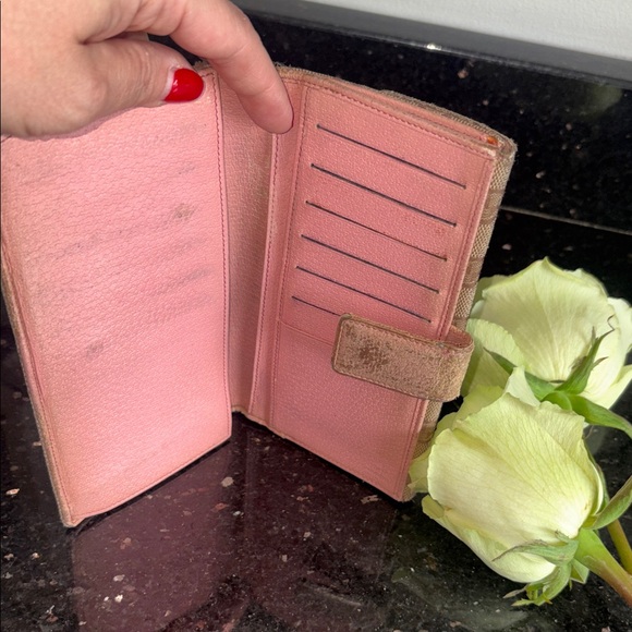 Gucci Vintage  Brown w/ Pink Interior Long Wallet. - Picture 5 of 12